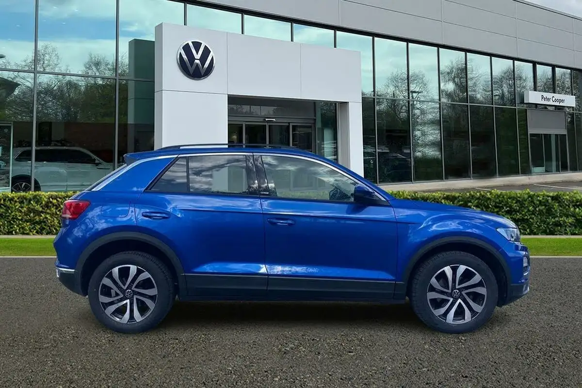 2021-volkswagen-t-roc-15-tsi-active-hatchback-5d-big-36