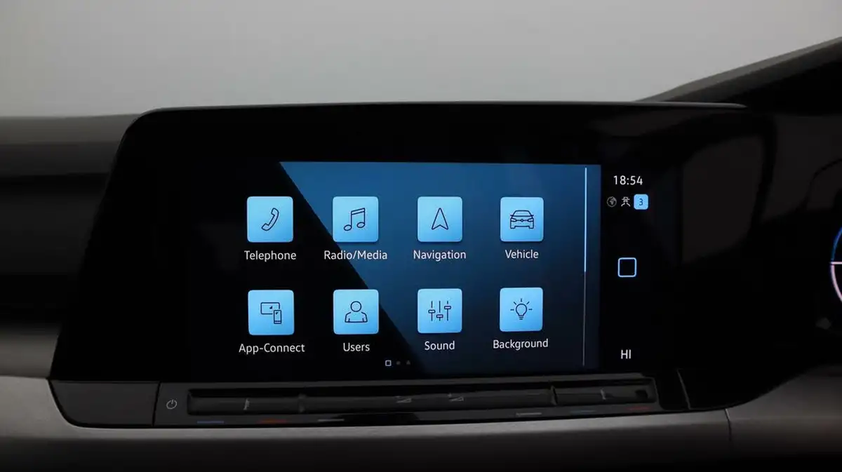 2022-volkswagen-golf-15-tsi-life-130ps-hatchback-big-11