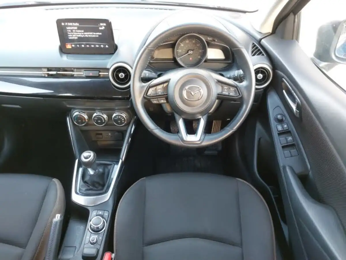 2022-mazda-mazda2-15-skyactiv-g-se-l-big-10