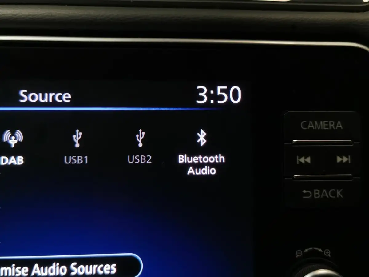 2022-nissan-leaf-e-tekna-39kwh-big-21