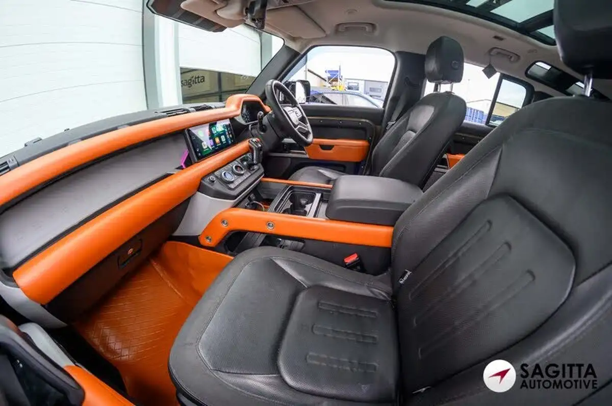 2020-land-rover-110-defender-20-p300-se-110-big-33