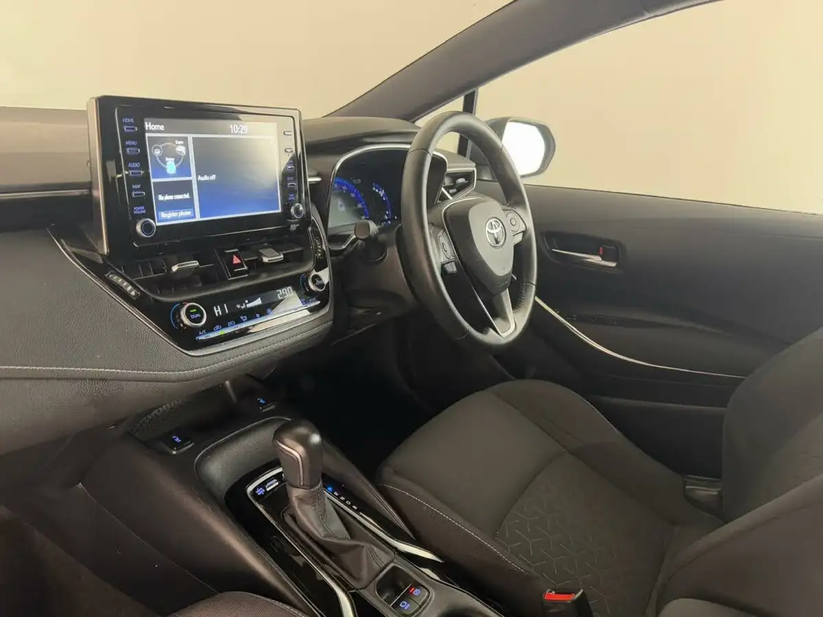 2021-toyota-corolla-18-vvt-i-icon-spare-wheel-hatchback-5d-big-13