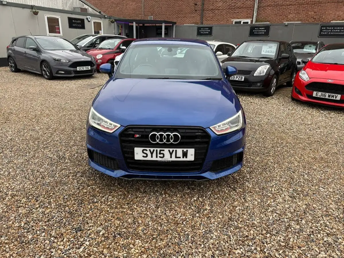 2015-audi-a1-20-s1-sportback-5d-big-2