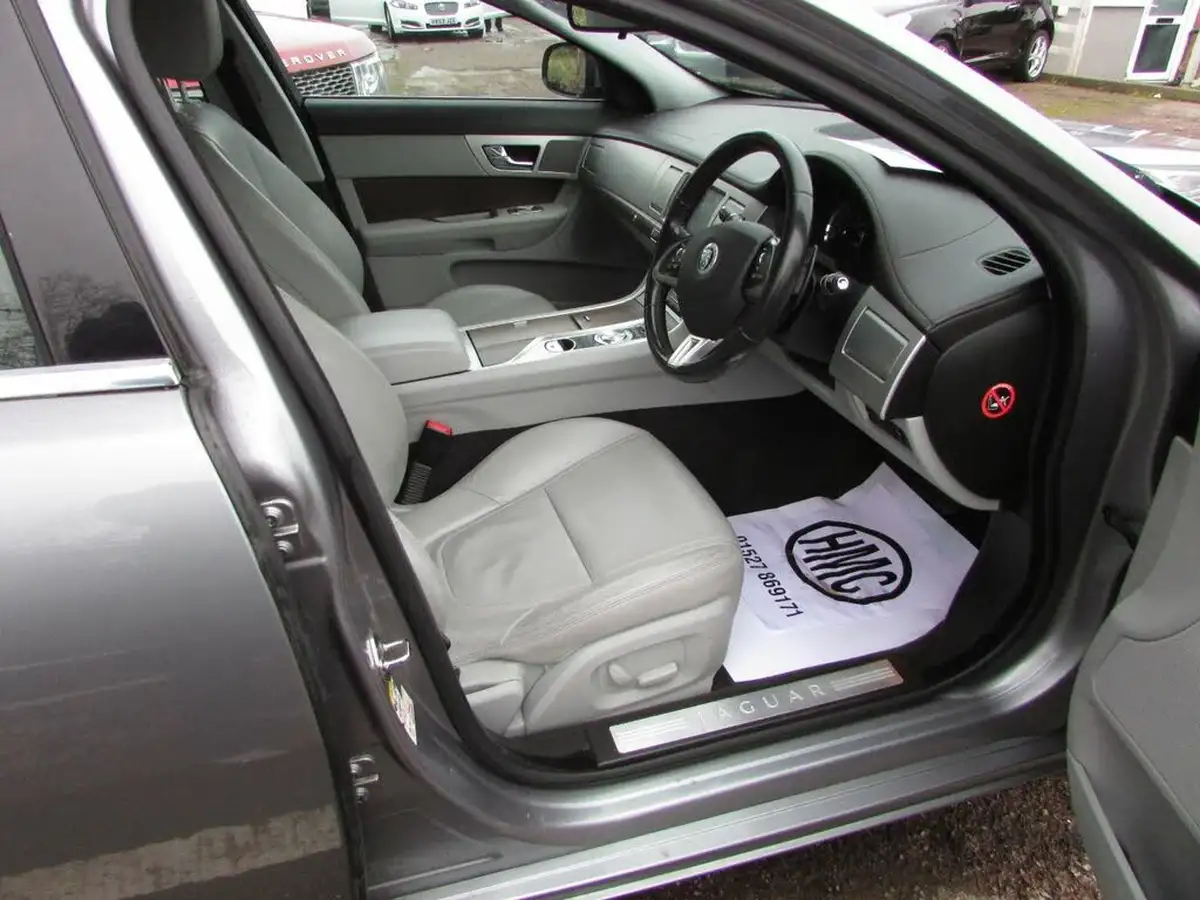 2013-jaguar-xf-22td-luxury-200ps-ss-saloon-4d-auto-big-6