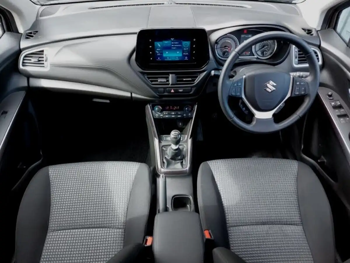 2023-suzuki-s-cross-14-boosterjet-motion-big-2
