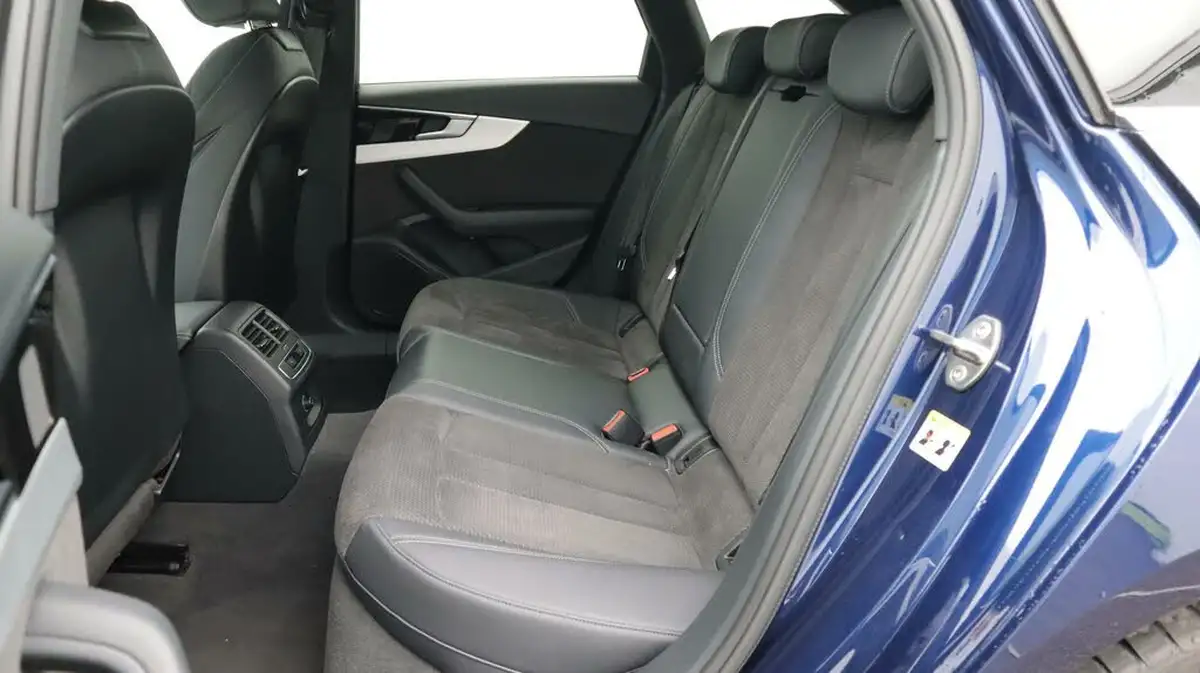 2021-audi-a4-avant-20-35-tdi-s-line-big-16