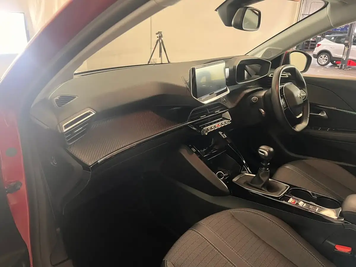 2020-peugeot-208-12-puretech-allure-100bhp-big-19