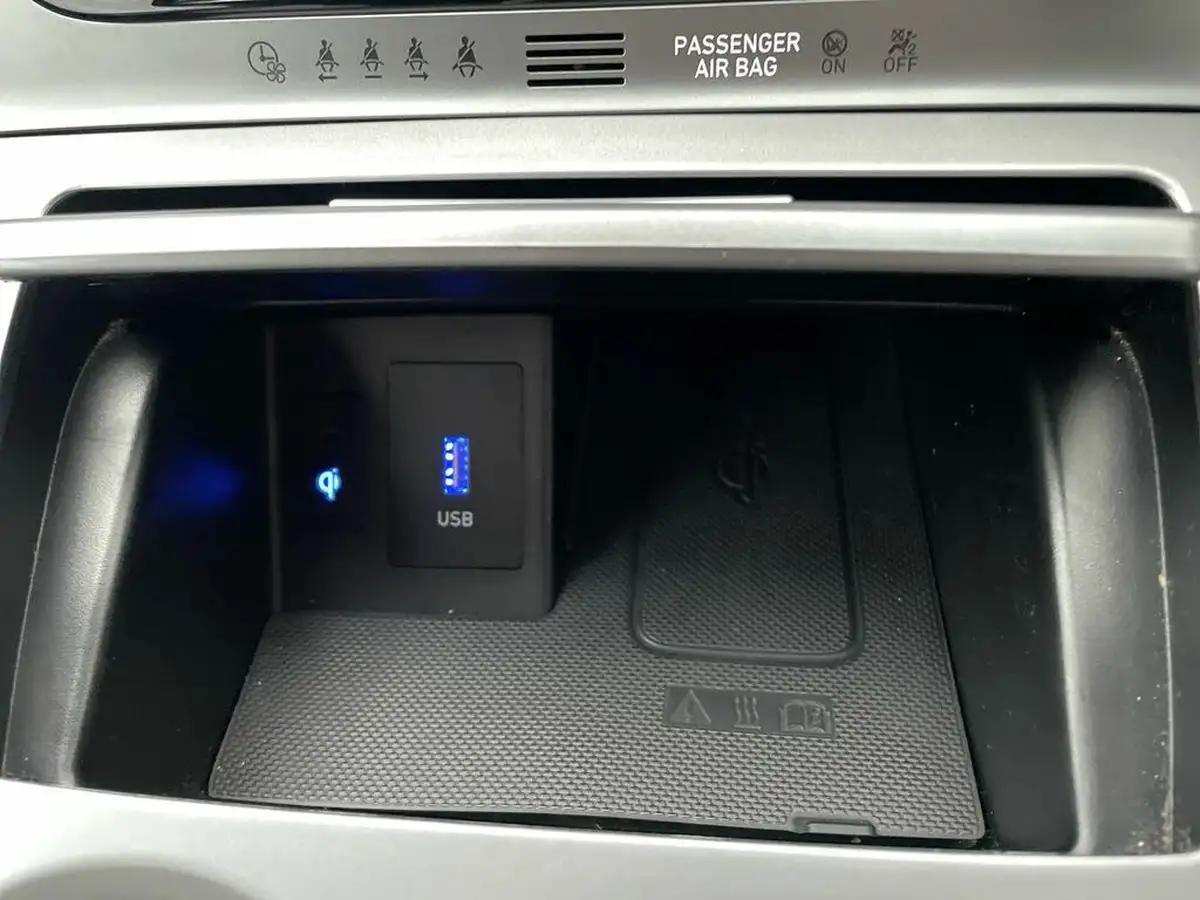 2022-hyundai-kona-e-premium-204ps-64kwh-7kw-obc-big-24