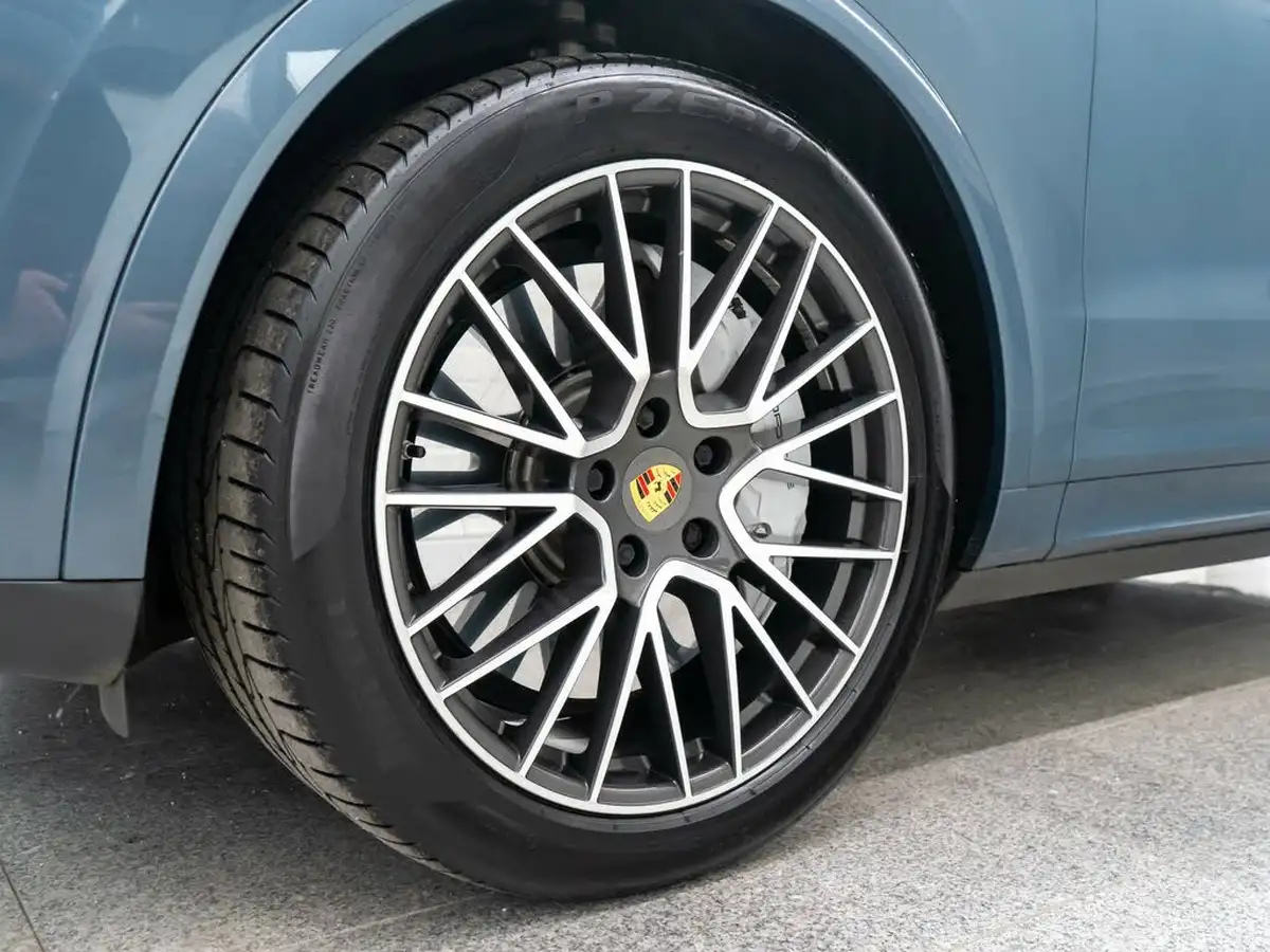 2018-porsche-cayenne-40-v8-turbo-big-19