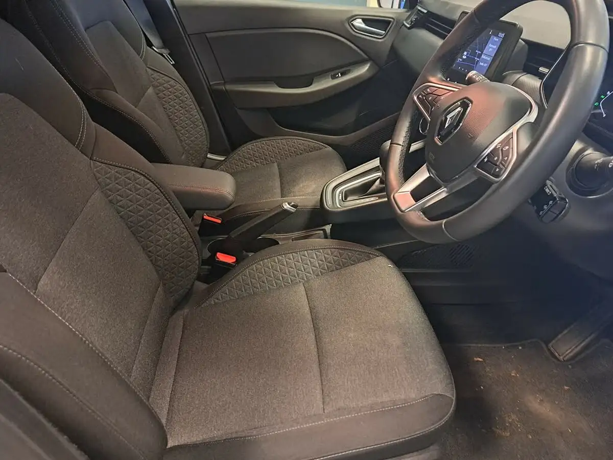 2021-renault-clio-16-iconic-big-12