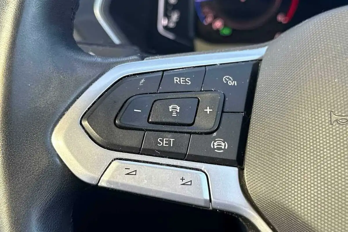 2021-volkswagen-tiguan-15-tsi-elegance-big-14