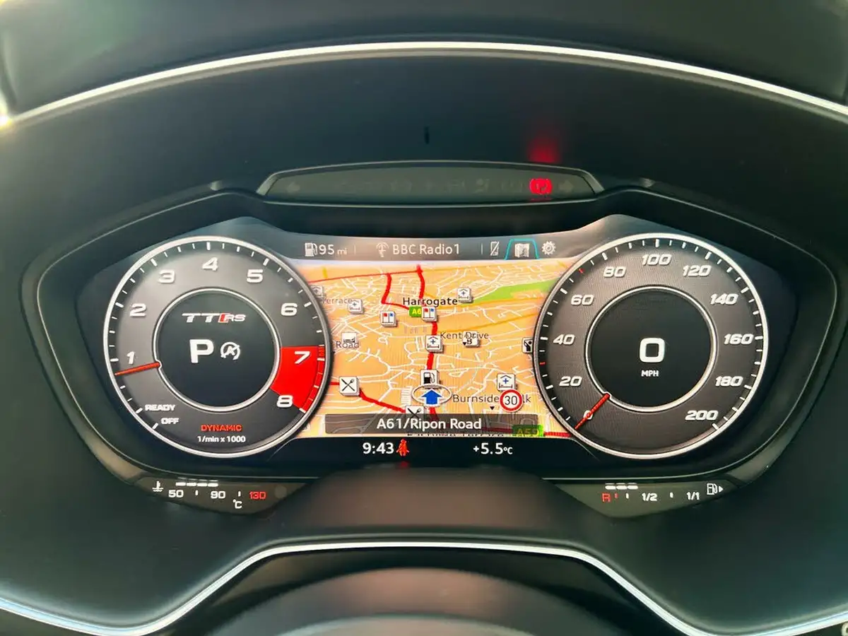 2020-audi-tt-roadster-25-tfsi-rs-audi-sport-edition-big-33