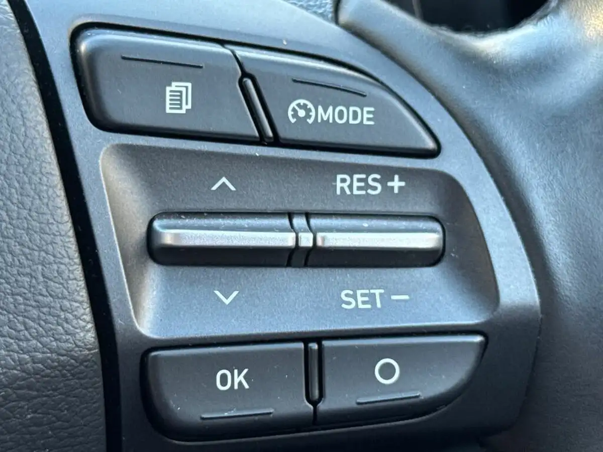 2020-hyundai-kona-16-gdi-premium-se-big-16