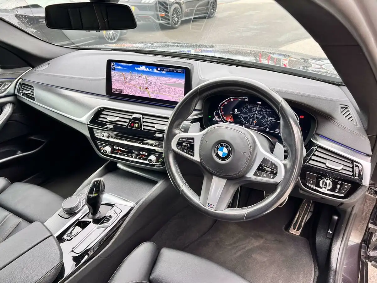 2022-bmw-5-series-20td-520d-xdrive-m-sport-mht-saloon-4d-big-8
