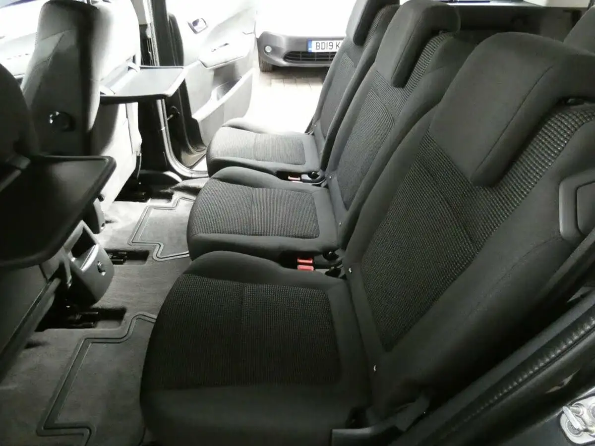 2014-peugeot-5008-16hdi-active-big-61