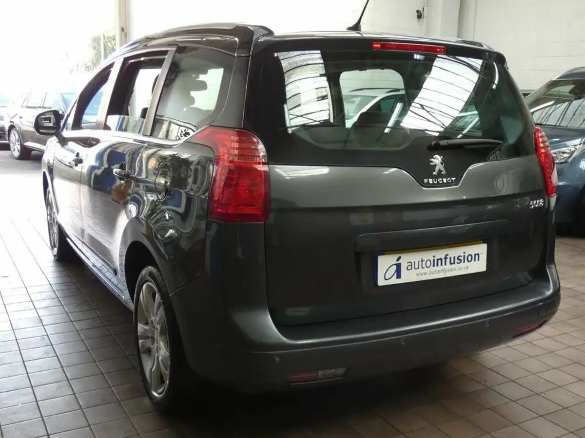 2014-peugeot-5008-16hdi-active-big-9