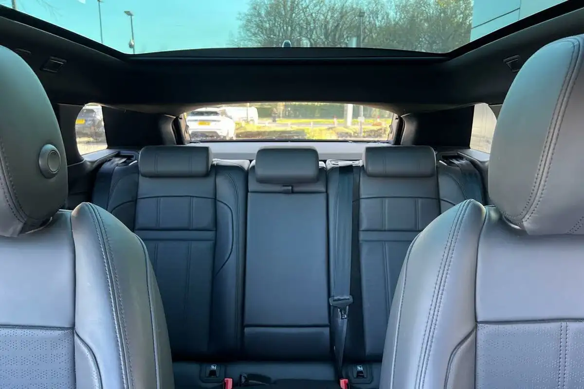 2021-land-rover-range-rover-evoque-15-p300e-r-dynamic-hse-big-38