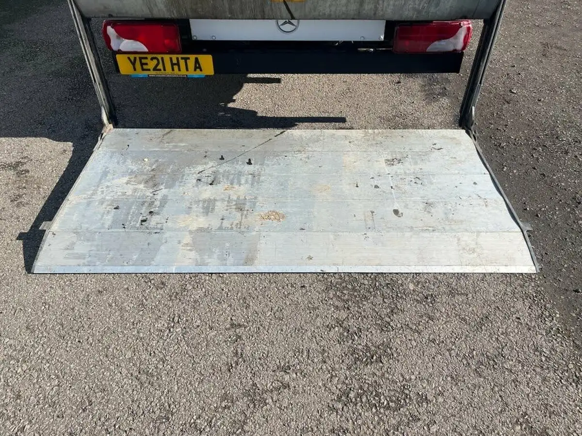 2021-mercedes-benz-sprinter-21cdi-314-l3h1-3-way-tipper-eco-gear-360-big-33