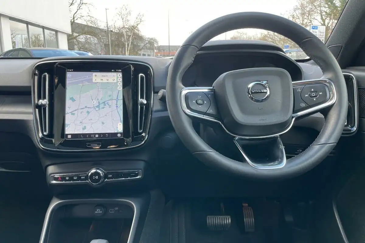 2022-volvo-c40-e-twin-recharge-pro-big-32