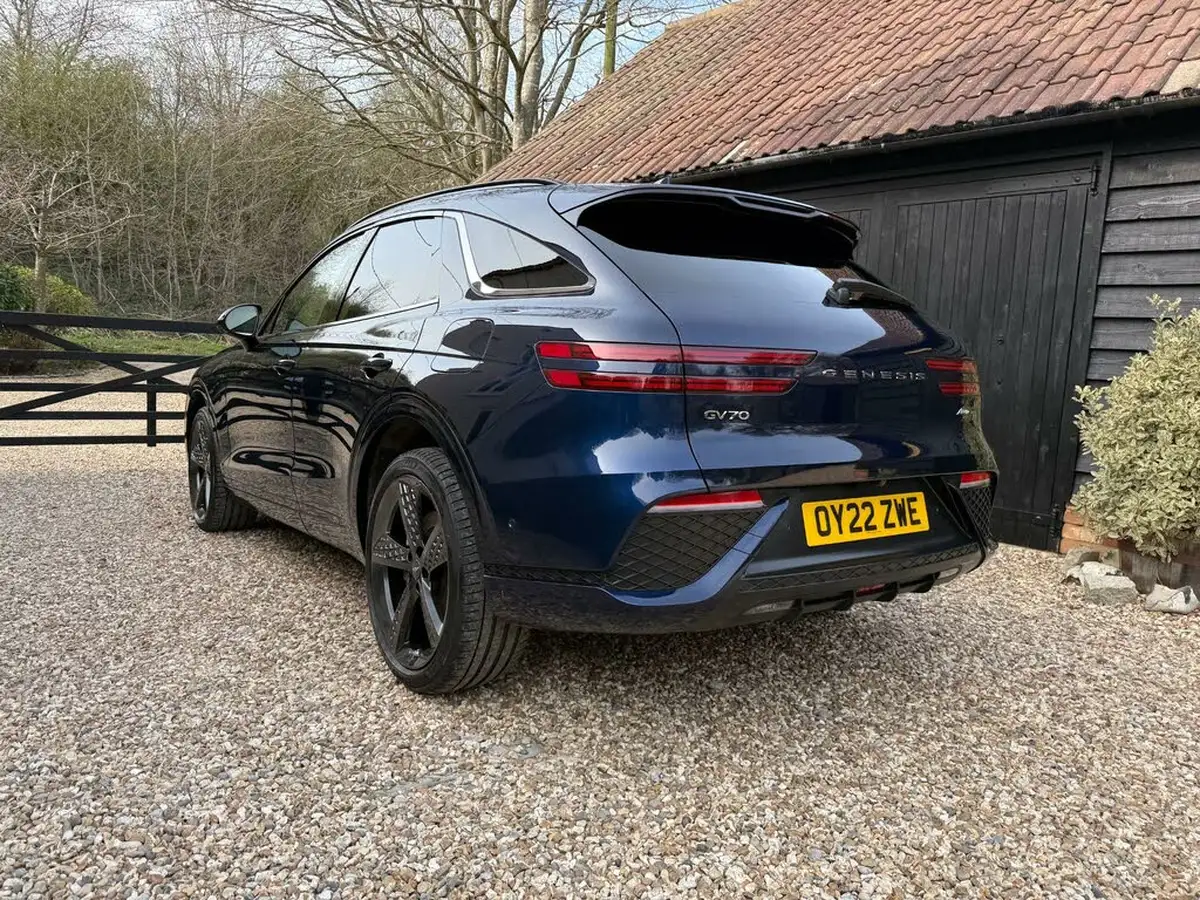 2022-genesis-gv70-22-d-sport-line-210ps-big-7