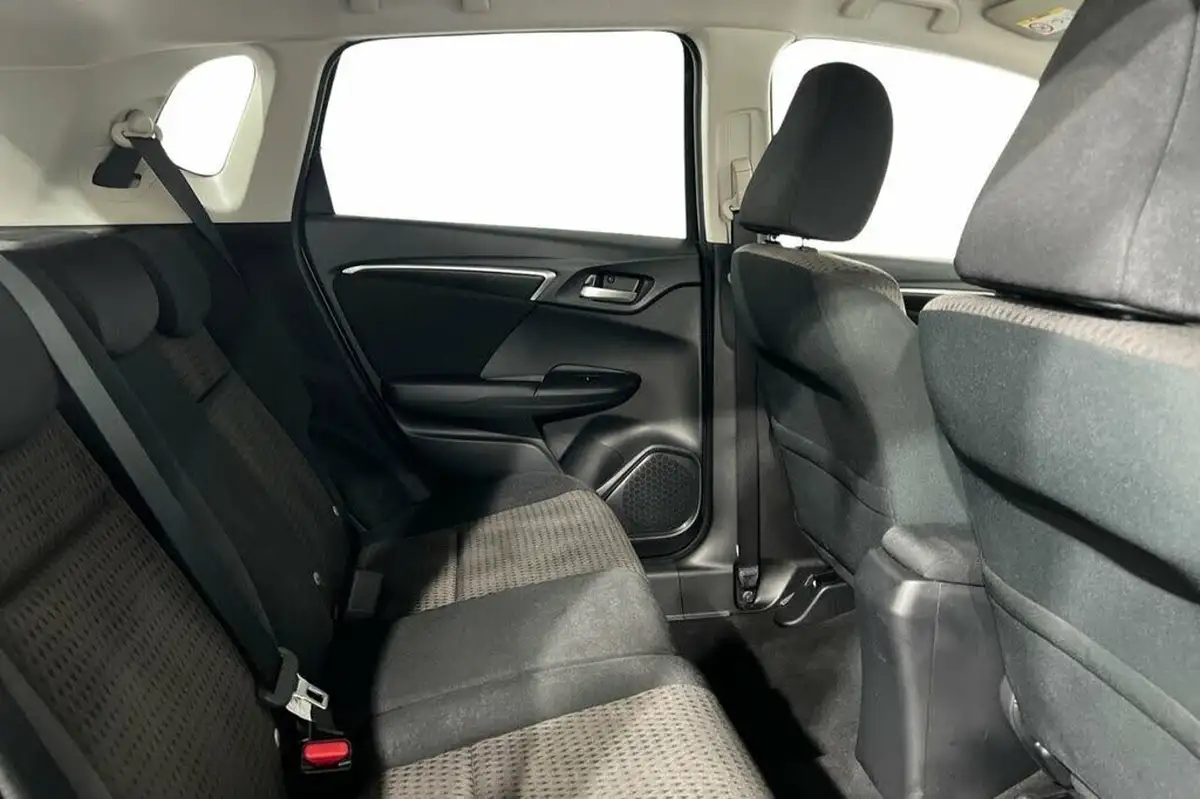 2020-honda-jazz-13-i-vtec-ex-navi-cvt-big-9