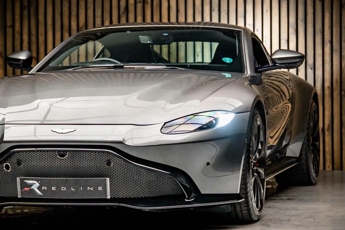 2018-aston-martin-vantage-40-v8-vantage-big-11