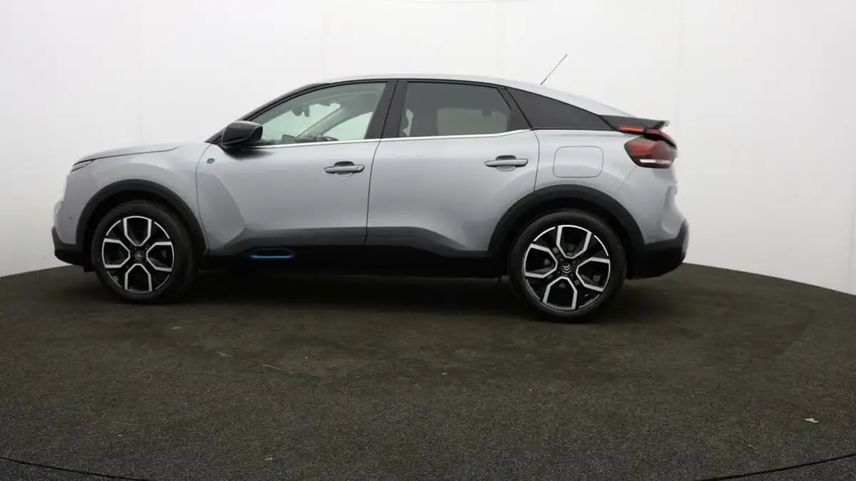 2022-citroen-c4-e-shine-big-67