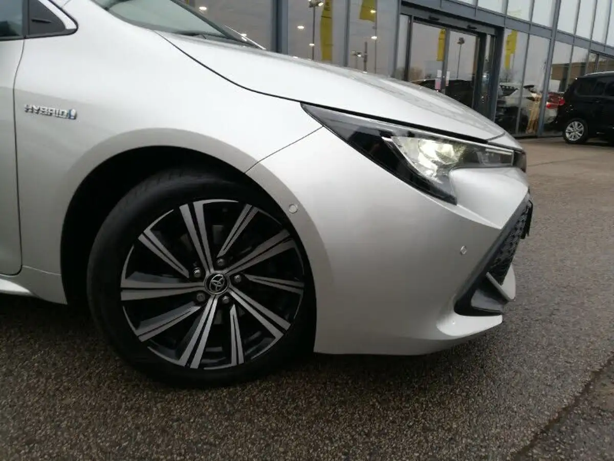 2022-toyota-corolla-20-vvt-i-design-181bhp-spare-wheel-touring-sports-big-8