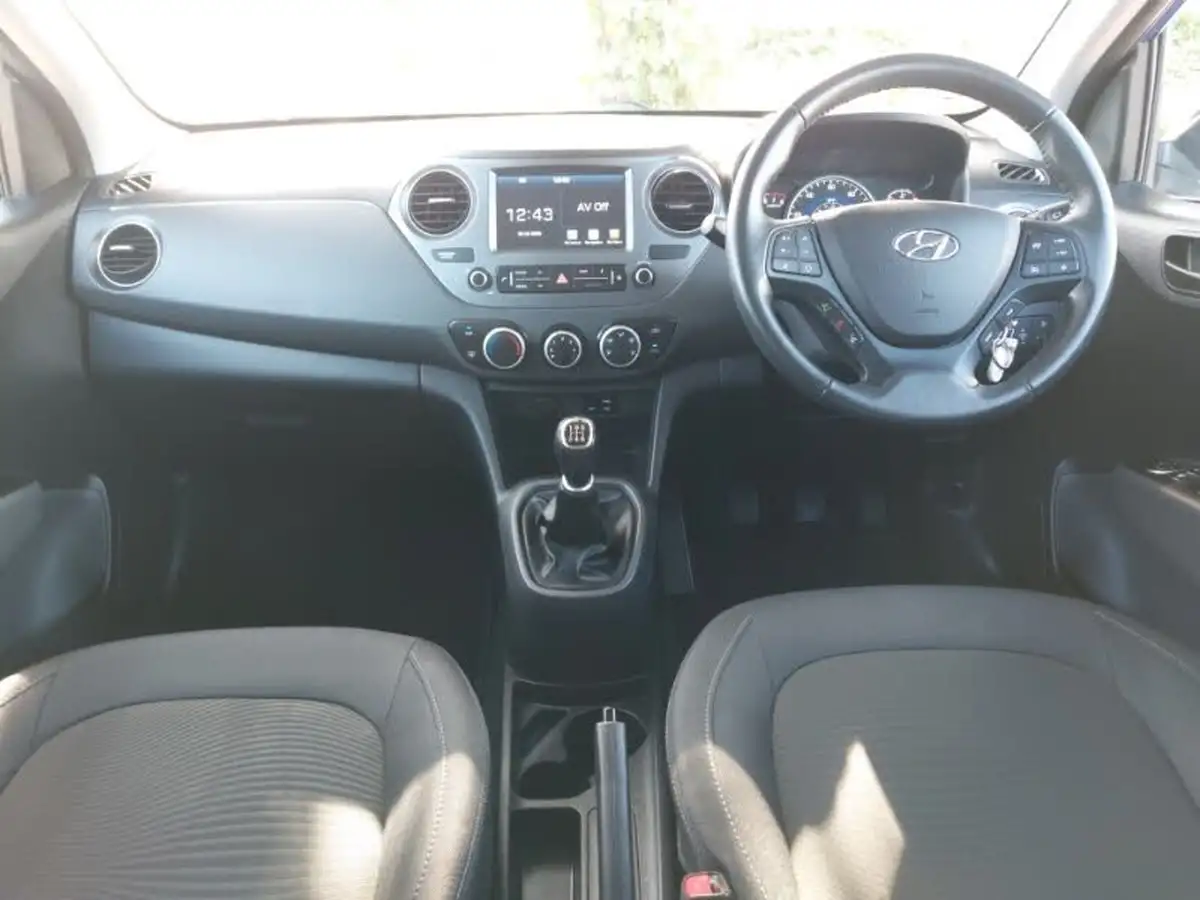 2019-hyundai-i10-10-play-big-2