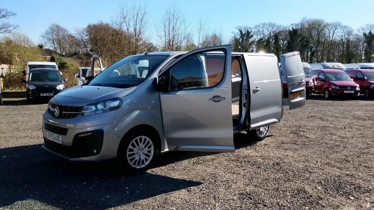 2023-vauxhall-vivaro-20td-3100-l2h1-pro-big-10