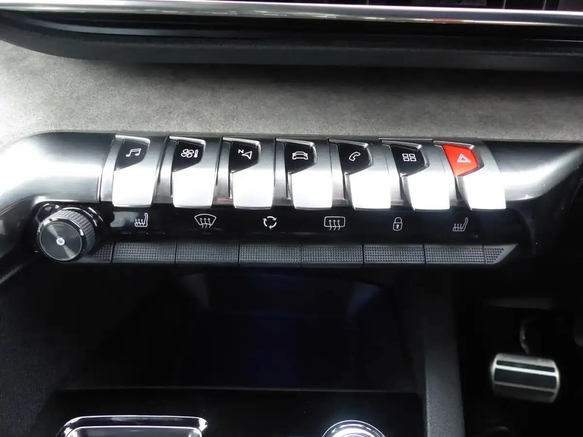 2021-peugeot-5008-suv-12-puretech-gt-premium-big-17