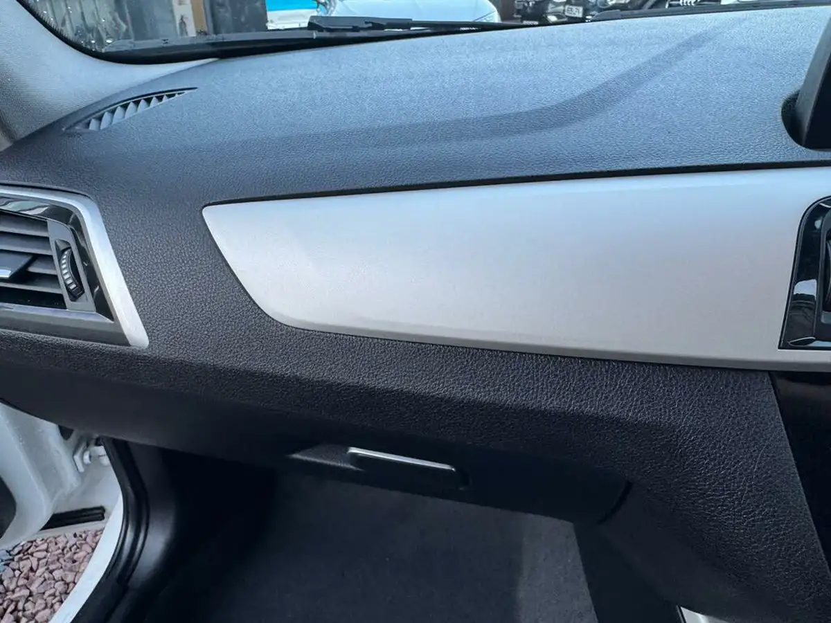 2018-bmw-1-series-15td-116d-se-business-5d-big-48