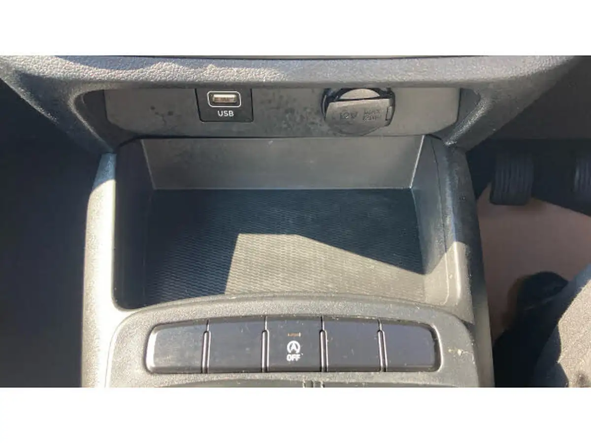 2021-hyundai-i10-10-se-connect-big-26