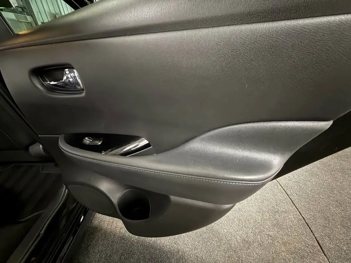 2020-nissan-leaf-e-e-tekna-big-36