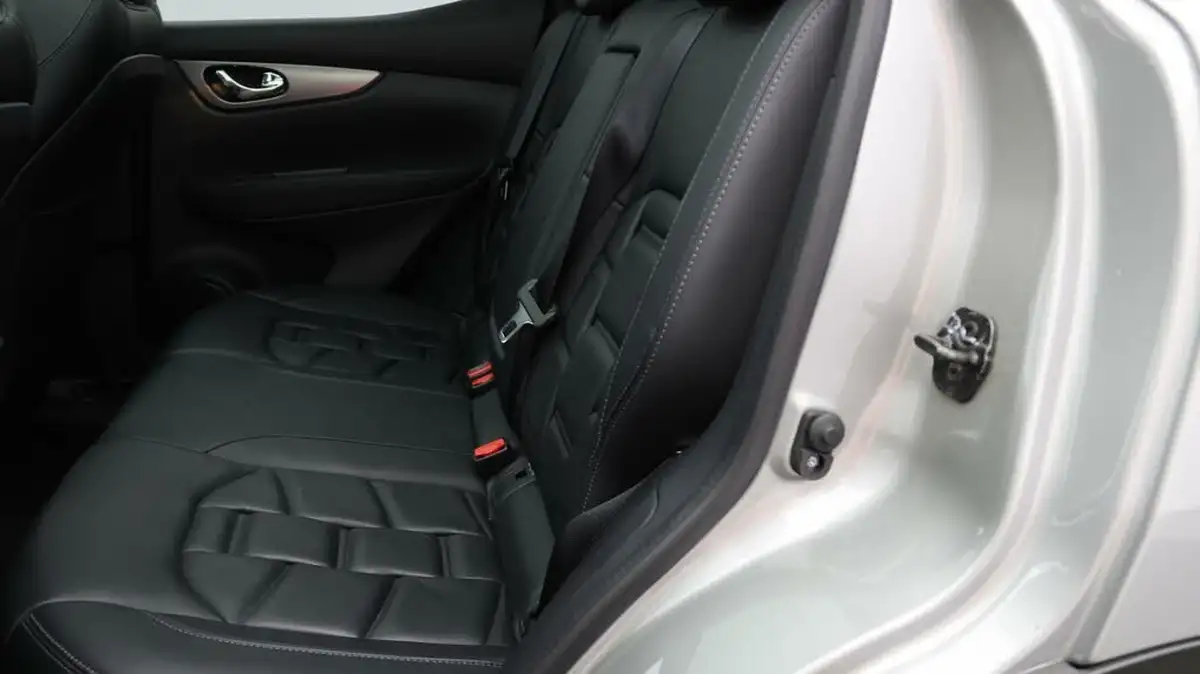 2021-nissan-qashqai-13-dig-t-n-motion-140ps-big-15