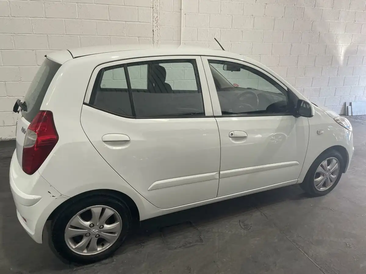 2013-hyundai-i10-12-active-big-6