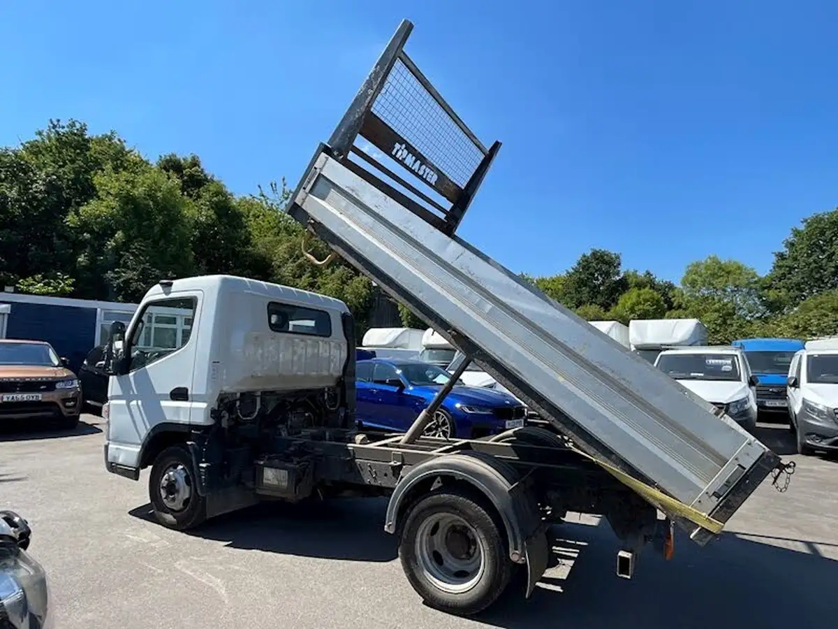 2016-mitsubishi-fuso-canter-30td-3c13-eev-chassis-cab-big-8