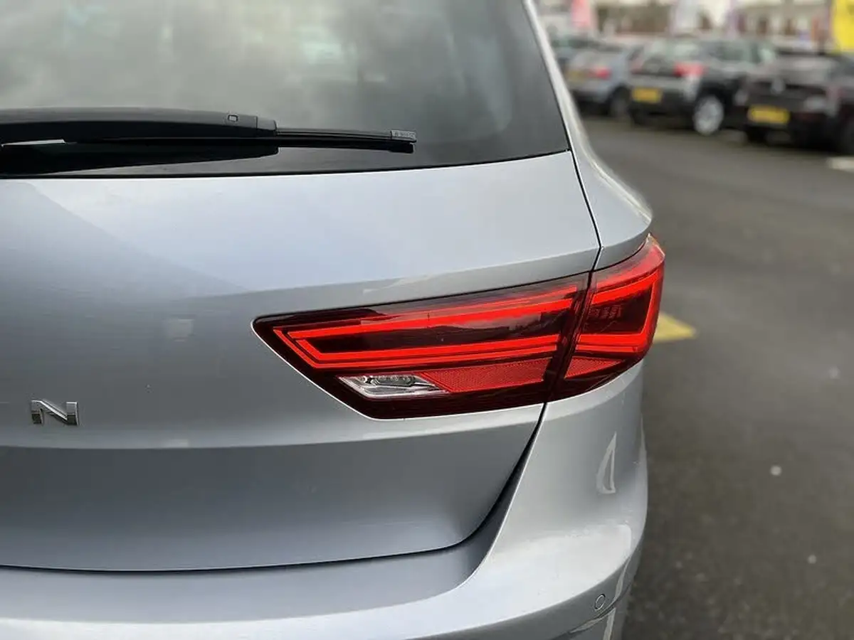 2018-seat-leon-20tdi-xcellence-technology-150ps-estate-big-1
