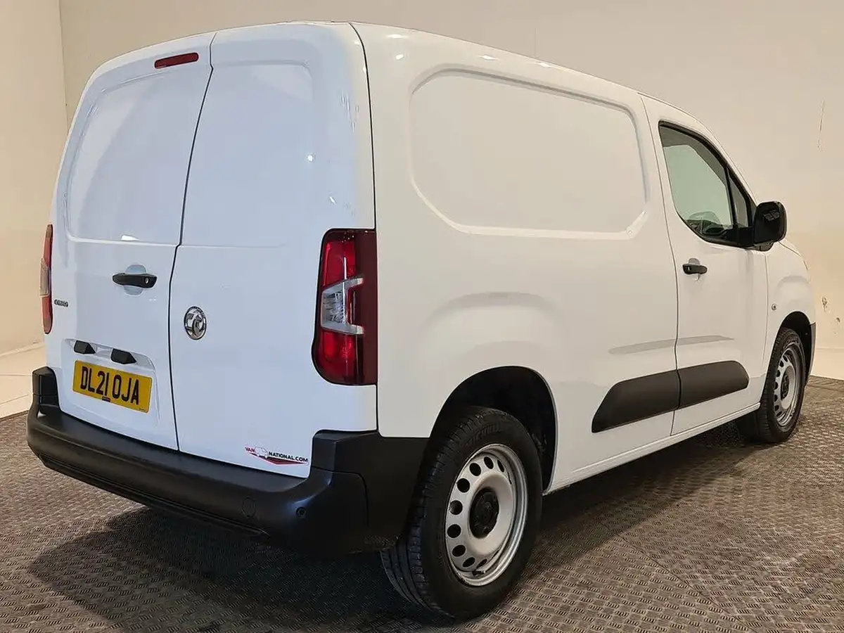 2021-vauxhall-combo-15cdti-dynamic-2300-100pseu6dt-l1h1-panel-big-17