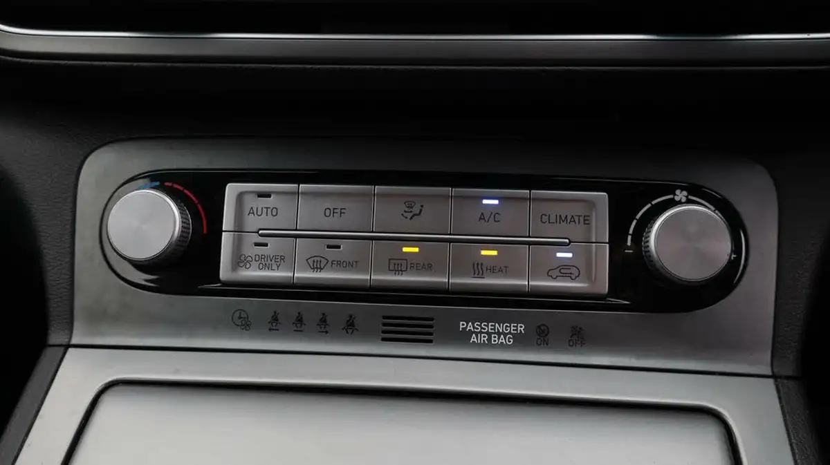 2022-hyundai-kona-e-premium-204ps-64kwh-7kw-obc-big-12