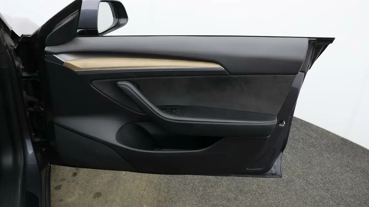 2021-tesla-model-3-e-standard-plus-big-14