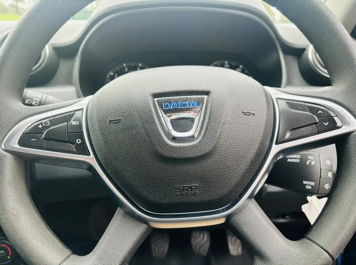 2021-dacia-duster-10-tce-essential-100bhp-bi-fuel-station-wagon-5d-big-16