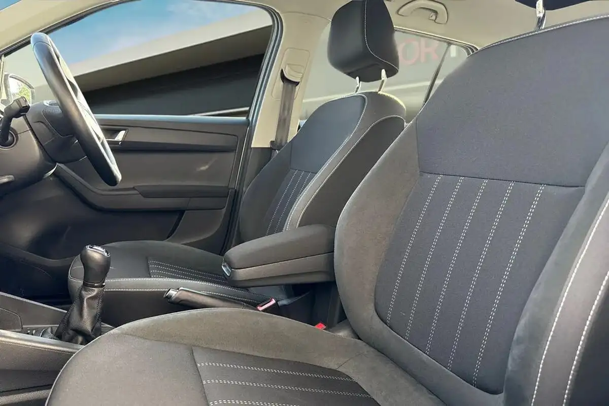 2020-skoda-fabia-10-tsi-se-l-110ps-hatchback-big-15