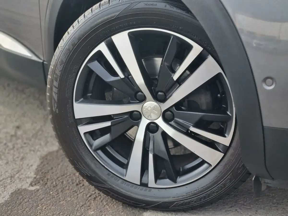 2018-peugeot-5008-suv-12-puretech-allure-big-1