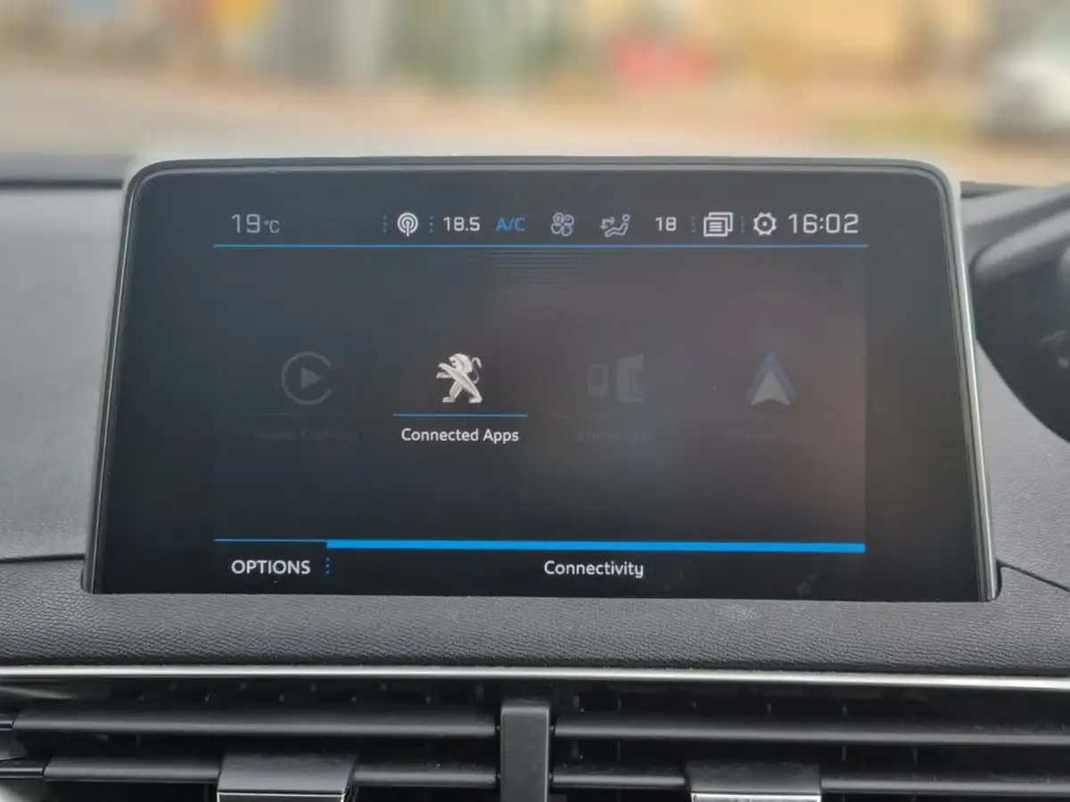 2018-peugeot-5008-suv-12-puretech-allure-big-25