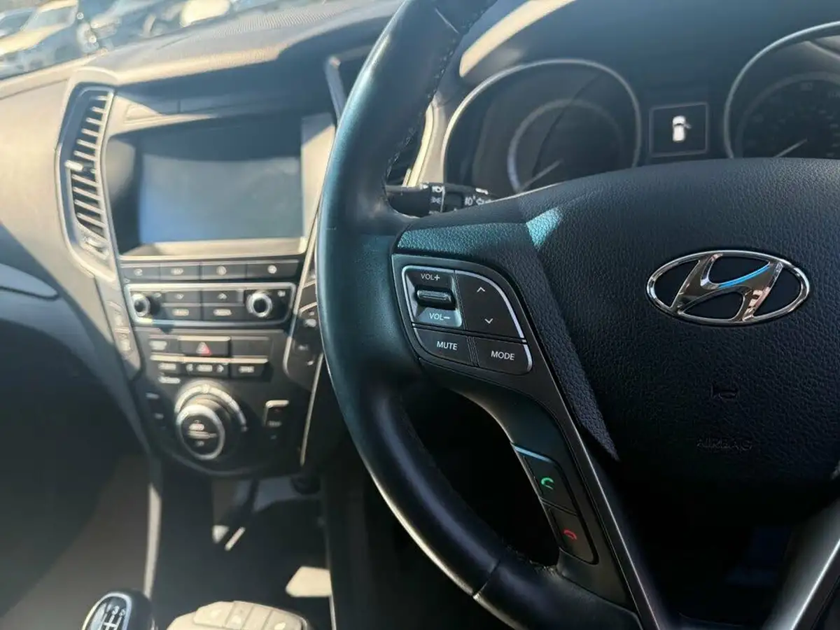 2017-hyundai-santa-fe-22-crdi-premium-22-crdi-200ps-blue-drive-isg-5st-big-11