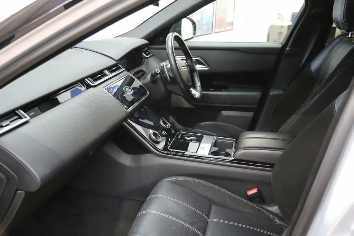 2018-land-rover-range-rover-velar-20-d240-r-dynamic-se-big-16