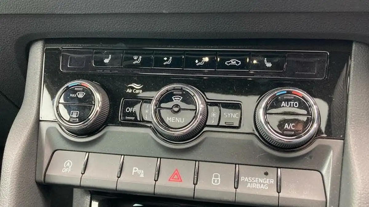 2025-skoda-karoq-20tdi-sportline-edition-big-18