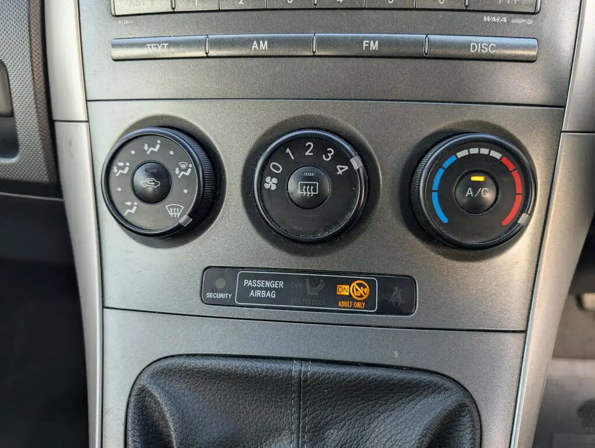 2007-toyota-auris-16-tr-vvt-i-5d-big-15