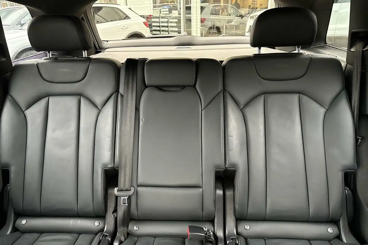 2021-audi-q7-30-55-tfsi-e-s-line-big-30
